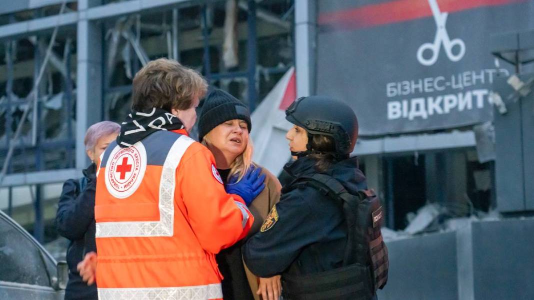 Rusya'dan Zaporijya'ya hava saldırısı! 4 ölü, 20 yaralı var 4